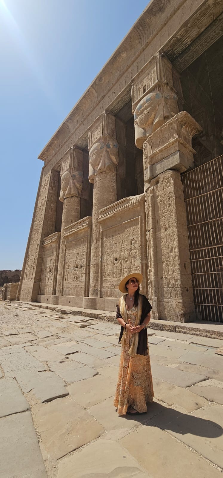 Jas en un templo del Nilo
